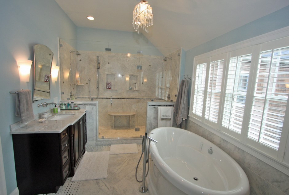 bathroom design with crystal chandelier