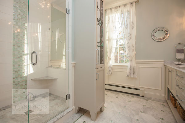Bath design with large shower